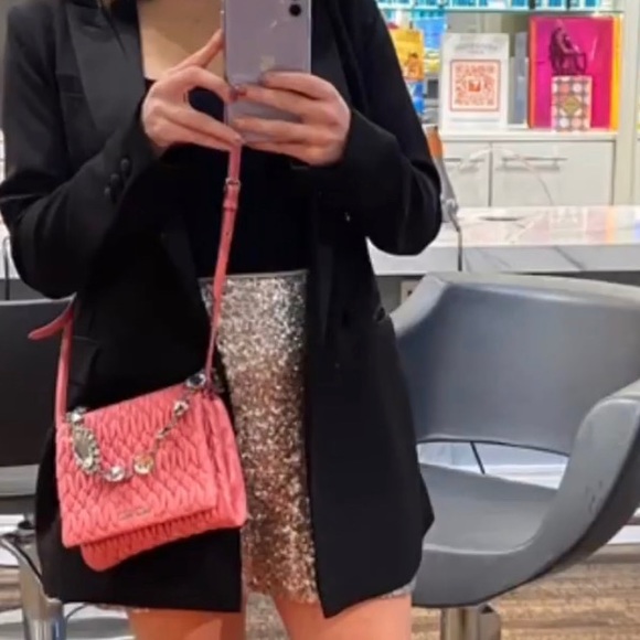 Miu Miu Crystal-embellished pink matelassê leather bag - Picture 8 of 8